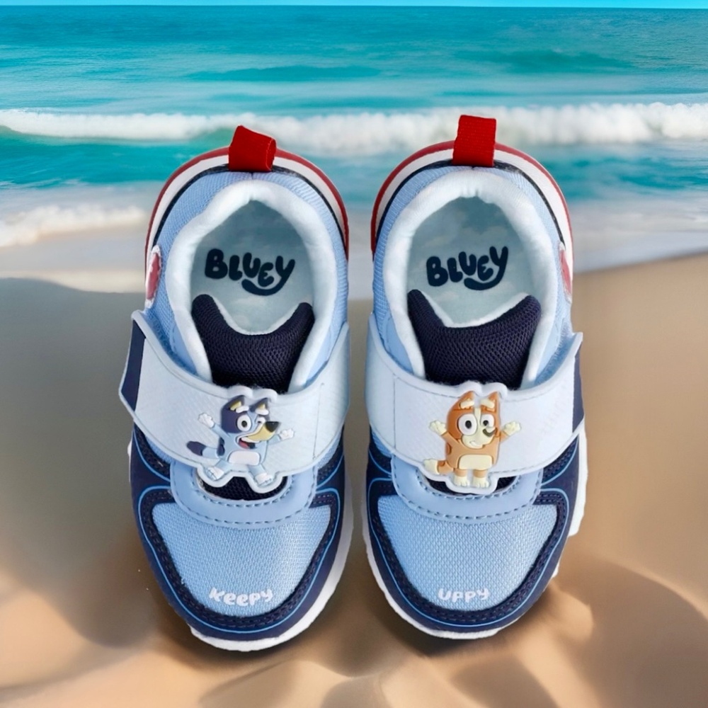 Bluey Toddler Boys' /Unisex Light Up Slip On Sneakers Sz 12 NEW Quick Ship - Picture 2 of 7